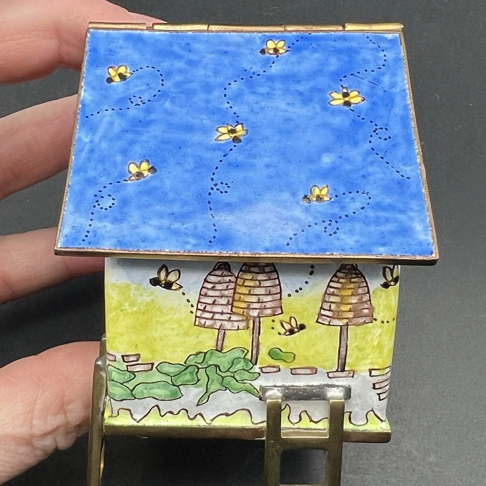 Empress Arts Stamp Holder Honey Bee Hive‎ Cats Trinket Box 2 Section Lid Enamel